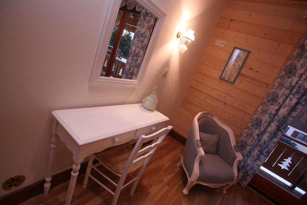 La Tour du Coq Doré Granges-Narboz Habitación foto